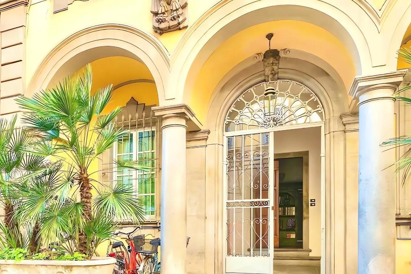 The Luxury Florence Historic Palace Of Santa Croce